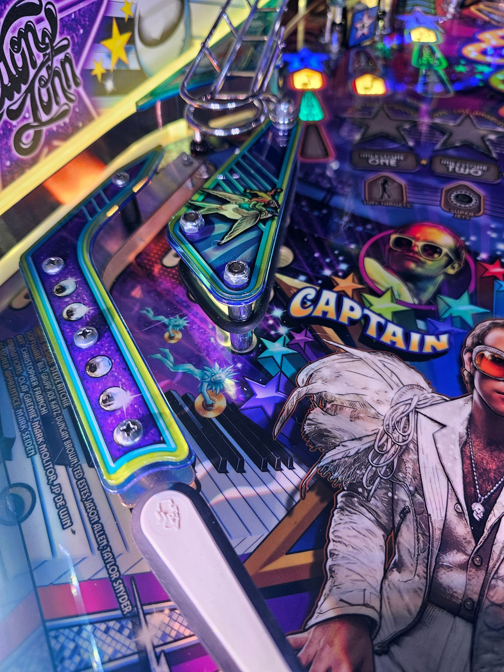 Elton John 10 Piece Set