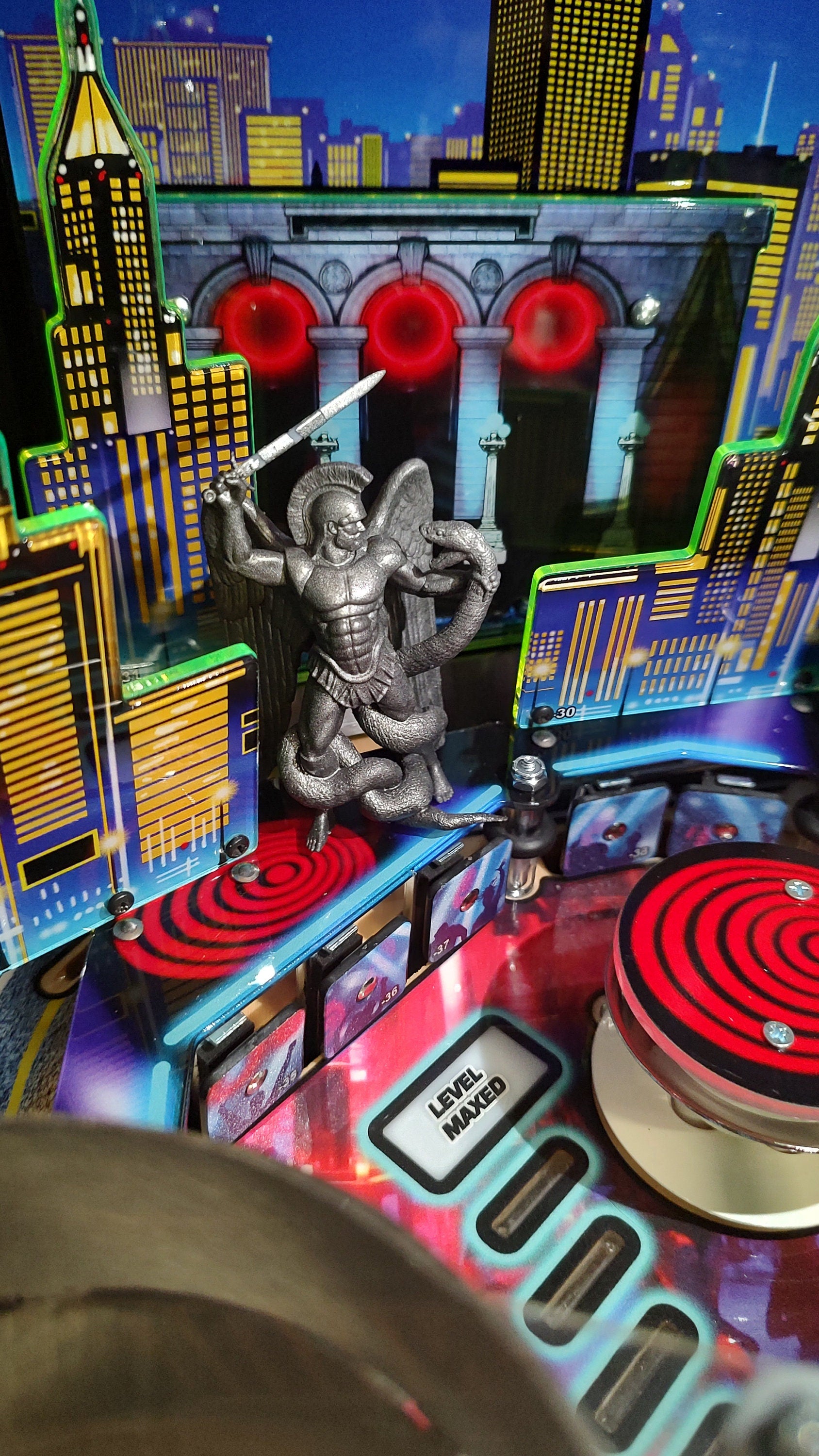 John Wick Pinball Continental Hotel Statues