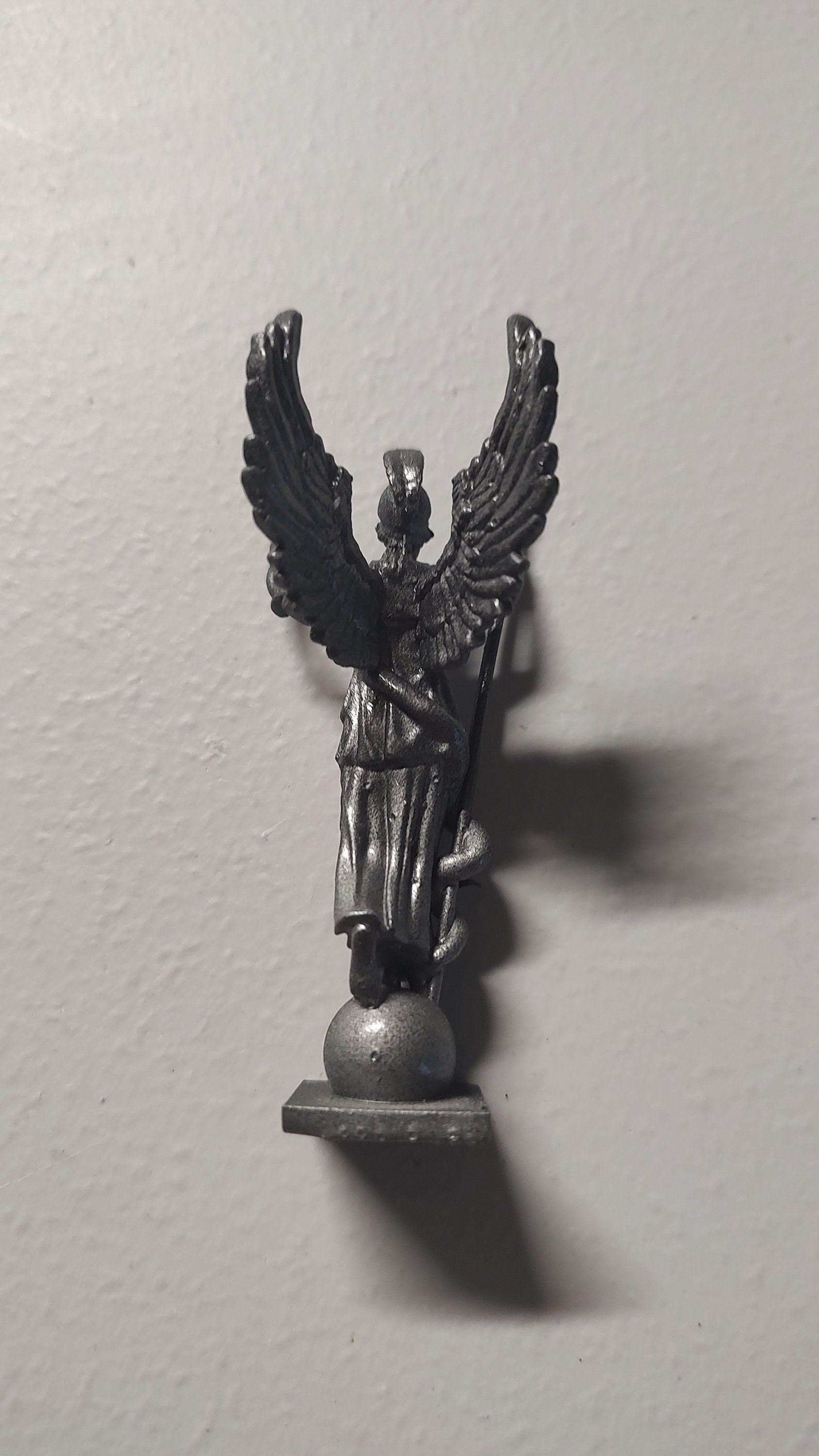 John Wick Pinball Continental Hotel Statues
